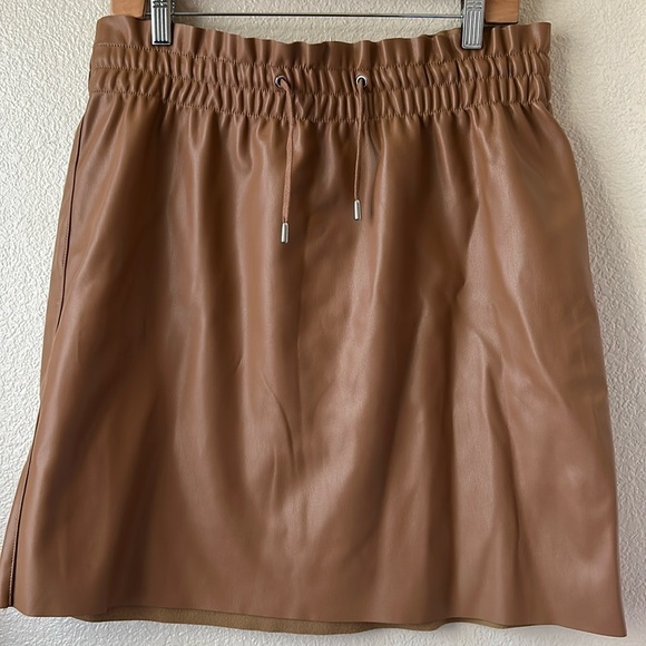 Vero Moda VMEVA MR SHORT RUFFLE SKIRT Tobacco Carmel Skirt Size XL - Picture 3 of 6